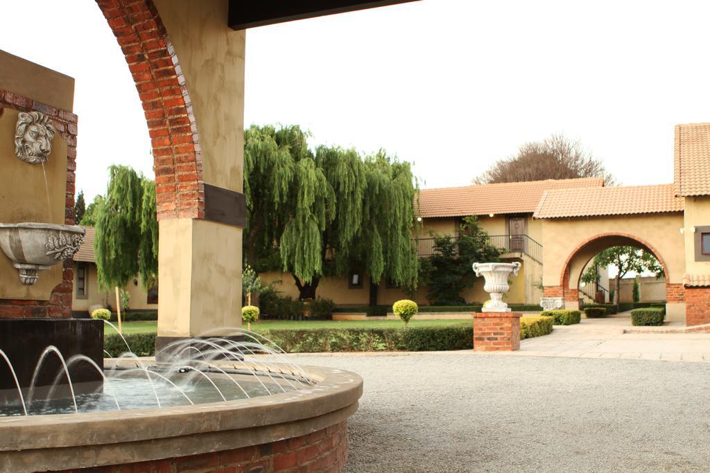 Accolades Boutique Venue Hotel Midrand Bagian luar foto